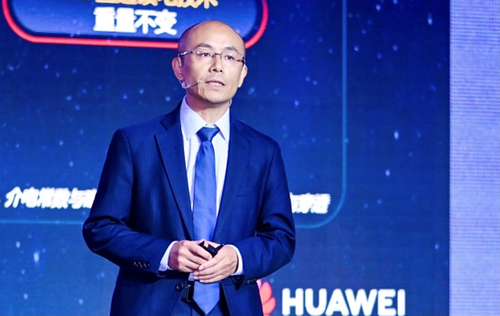 Lighter is better, says Gan Bin, vice president of Huawei's wireless product line.